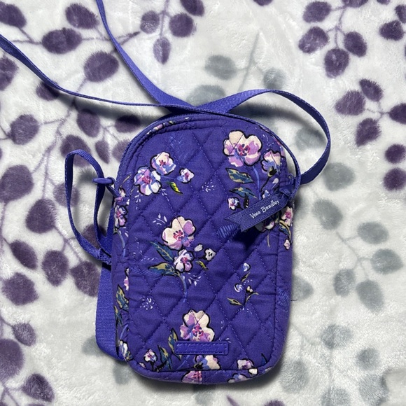 Vera Bradley Handbags - Vera Bradley Wild Roses Quilted Crossbody Bag